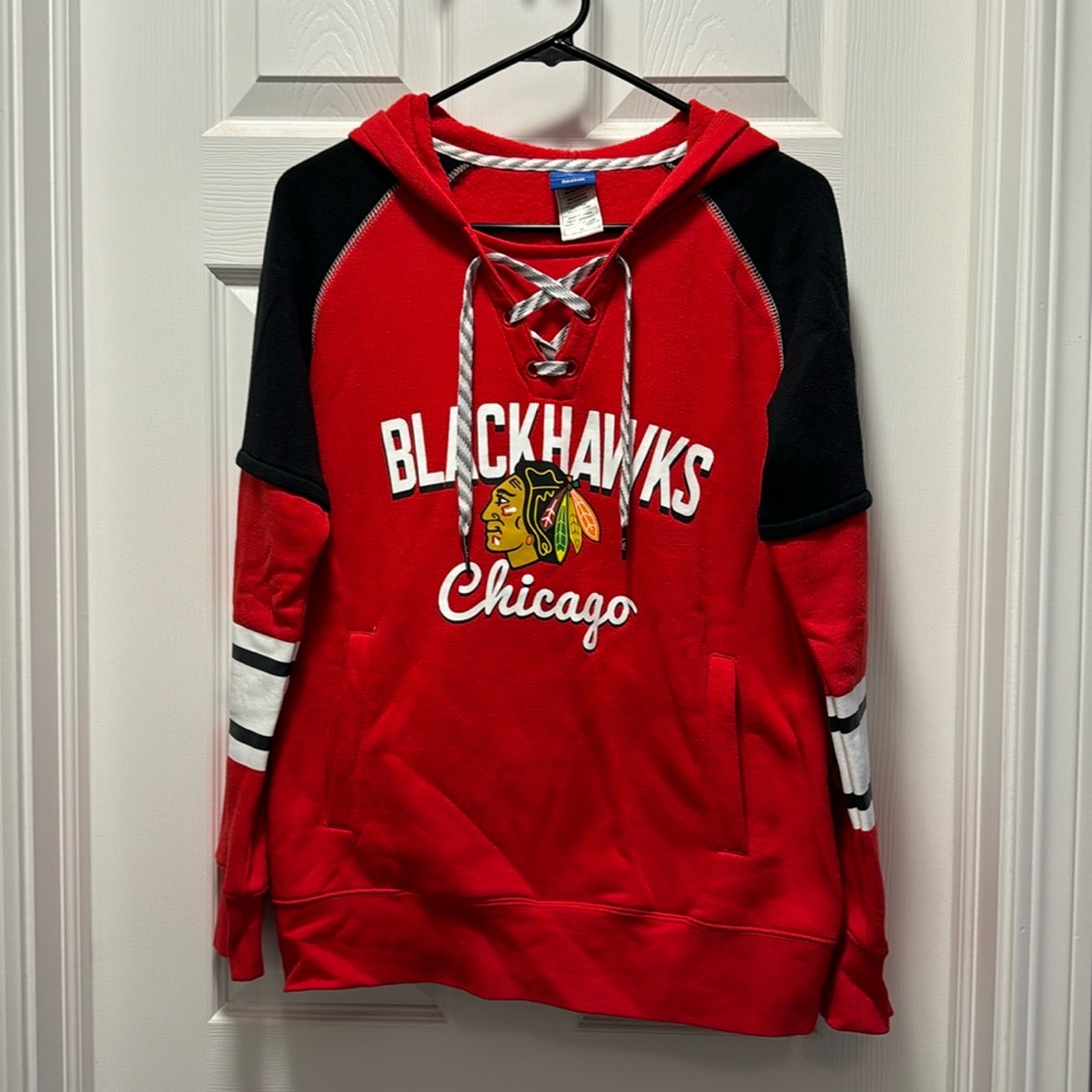 Women’s Reebok Chicago BlackHawks Hoodie in size medium
